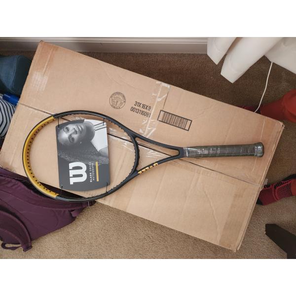 BLADE SW102 AUTOGRAPH V7 TENNIS RACKET